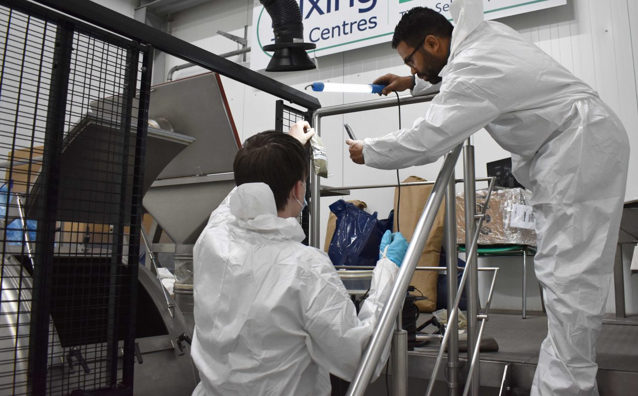 Lindor mixing test centres